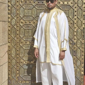 Handmade Moroccan Jabador: White & Gold Embroidered Men&#39;s 3-Piece Set