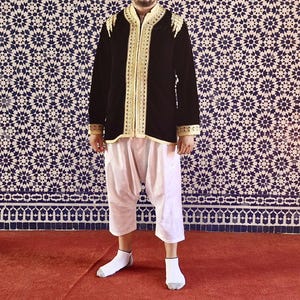 Handmade Moroccan Jabador Tunic: Cotton-Wool Blend, Atlas Mountain Design