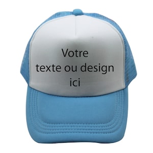 Casquette colorée à filet personnalisée. Casquette homme, casquette femme, prénom design, logo, slogan. bleu clair