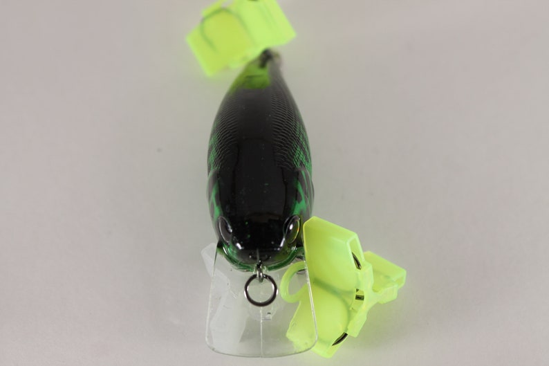 Custom 2.5 Crankbait Green speckled. image 2