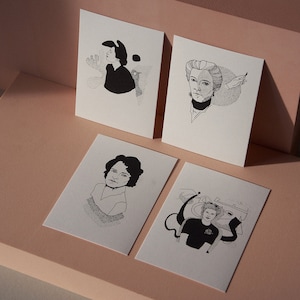 Set di 4 cartoline – DUE – Donne ispiratrici