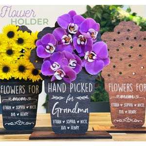 Mother&#39;s Day Hand Picked Flower Holder for Mom Gift for Grandma, Custom Name Floral Gift for Mom, Personalized Wooden Flower Holder Grandma