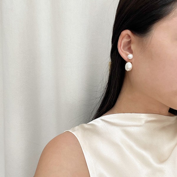 Two pearl earrings Clearance