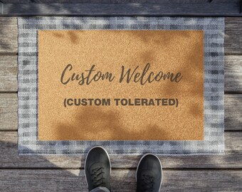 パーソナライズされたココナッツファイバー製ウェルカムドアマット、カスタムファミリーネーム