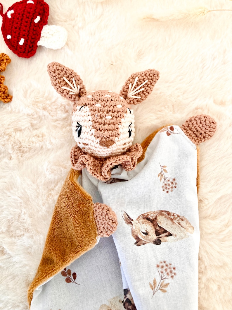 Doudou faon lange au crochet. Doudou souple lange faon cadeau de naissance , peluche cerf doudou tissu doudou crochet doudou bebe cerf image 1