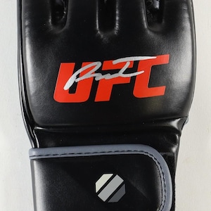 Payton Talbott Signed UFC Fight Glove (Beckett) Beckett Witnessed COA