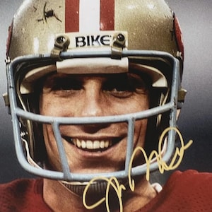 Joe Montana AUTOGRAPHED Signed 8x10 PHOTO San Francisco 49ers COA