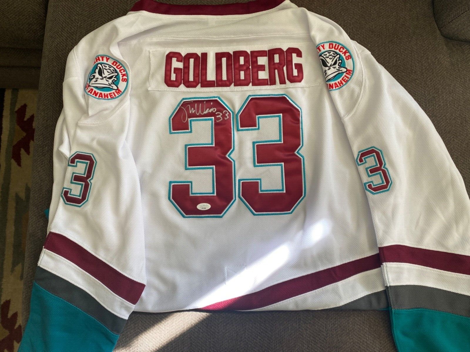 SHAUN WEISS SIGNED 'THE MIGHTY DUCKS' GOLDBERG 8x10 MOVIE PHOTO D w/COA PROOF SHAUN WEISS SIGNED 'THE MIGHTY DUCKS' GOLDBERG 8x10 MOVIE PHOTO D w/COA PROOF