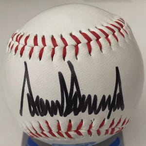 Donald Trump SIGNED AUTOGRAPH Baseball - COA