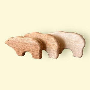 Juguete familiar de oso de madera hecho a mano: adorable recuerdo para amantes de la naturaleza y coleccionistas. Perfecto para la decoración del hogar. imagen 4