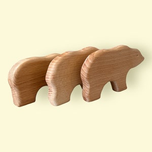 Juguete familiar de oso de madera hecho a mano: adorable recuerdo para amantes de la naturaleza y coleccionistas. Perfecto para la decoración del hogar. imagen 5