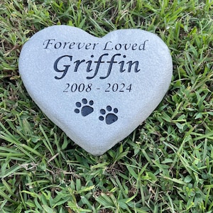 Heart shaped pet memorial stone for loss of dog, cat or any pet. Makes a great gift
