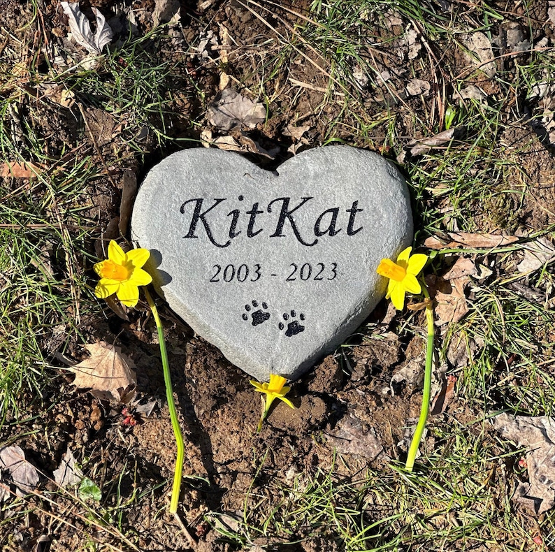 Heart shaped pet memorial stone for loss of dog, cat or any pet. Makes a great gift