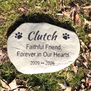 Custom Pet Memorial Stone – Personalized Grave Marker for Dog, Cat or Any Pet – Outdoor Headstone with Name and Dates