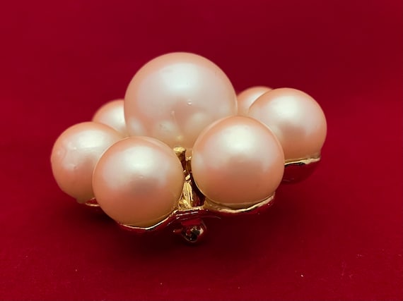 Vintage Large Faux Pearl Cluster Brooch, 1970's N… - image 8