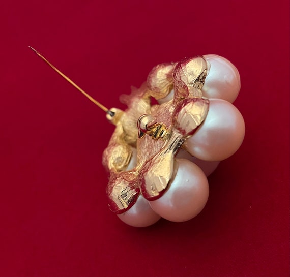 Vintage Large Faux Pearl Cluster Brooch, 1970's N… - image 10