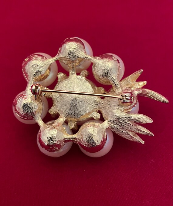 Vintage Large Faux Pearl Cluster Brooch, 1970's N… - image 9