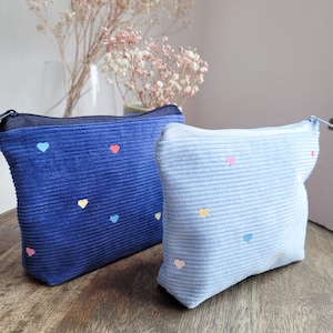 Blaue Cord Kulturtasche mit mini Herzen, Herzchen Kosmetiktasche, handmade Reißverschluss Täschchen bunte Herzen, Zipper  blaue Schminkbag