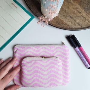 Rosa hippie Kosmetiktasche, kleine und große Pouch mit Wellenmuster, Retro Täschchen mit Metallreißverschluss, handmade Tasche als Geschenk