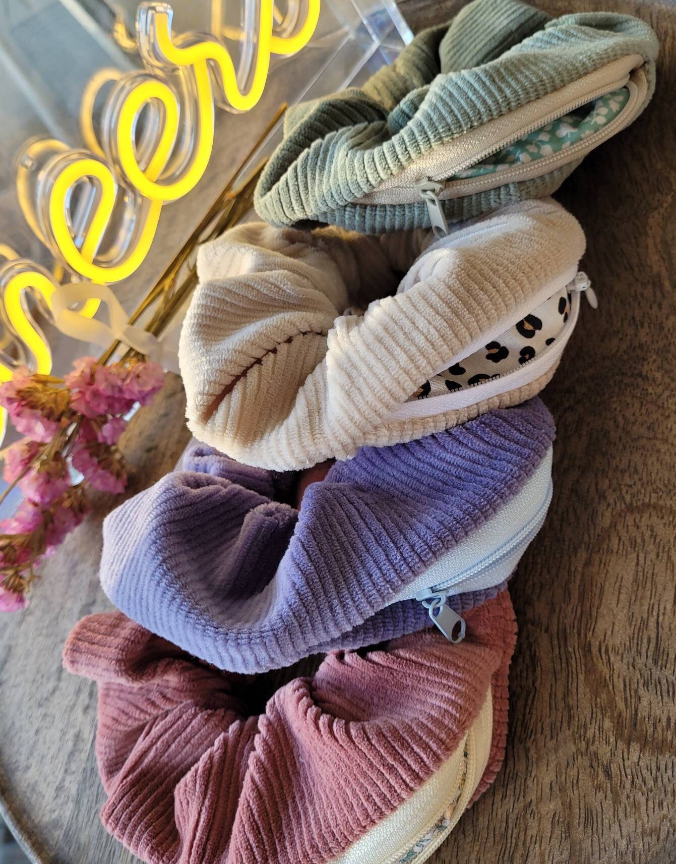 Reißverschluss Scrunchie aus Cord I Großes Haargummi mit Fach Etsy.de
