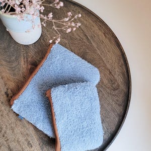 Frottee Täschchen in blau, kleine Pouch aus blauem Handtuch-Stoff mit Zipper, Kosmetiktasche für unterwegs, kleines handmade Geschenk