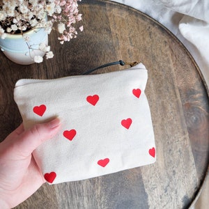Trousse de maquillage coeur en coton beige avec fermeture éclair dorée I cadeau de demoiselle d'honneur I taille 17 x 14 cm