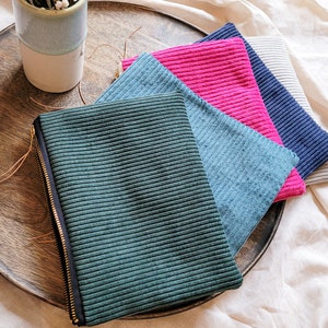Kulturtasche Cord mit Zipper I Mäppchen aus Cordstoff Dunkelgrün I Kulturbeutel schlicht mit Reißverschluss I handmade Kulturtasche unisex