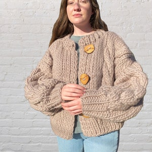 Hand knit cable cardigan / chunky beige 100% wool / natural oak wood buttons image 5