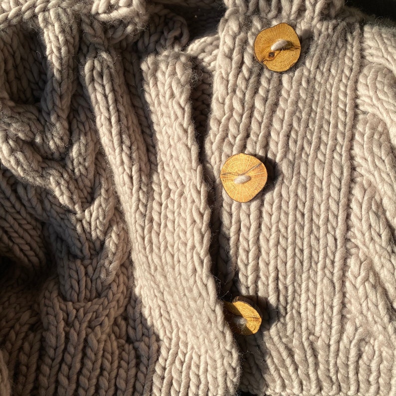 Hand knit cable cardigan / chunky beige 100% wool / natural oak wood buttons image 10