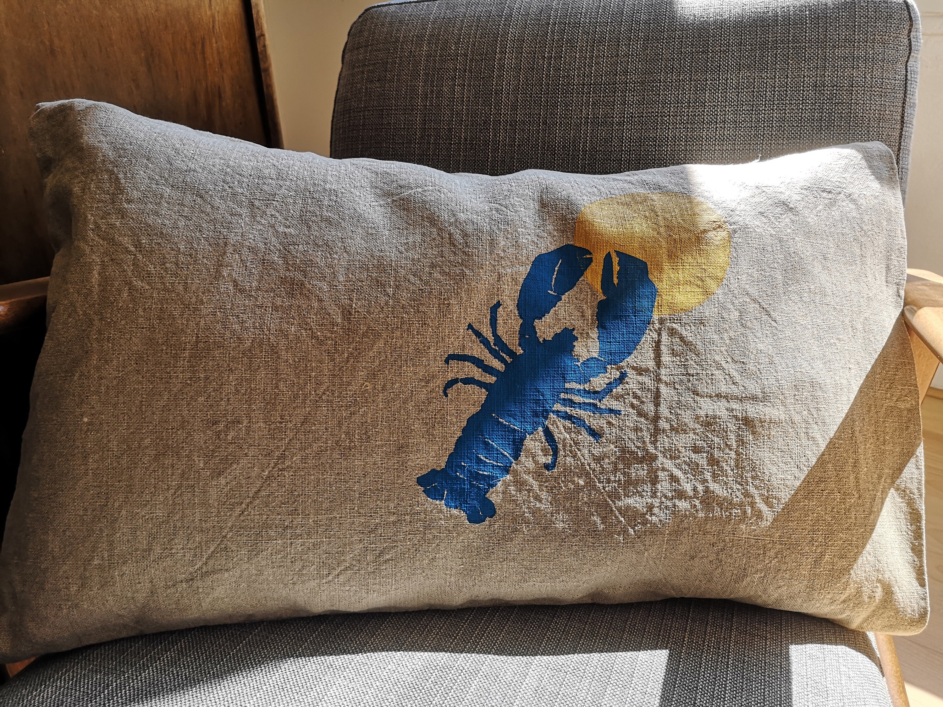 Housse de Coussin Lin 60x40cm Homard Bleu sur Rond Or
