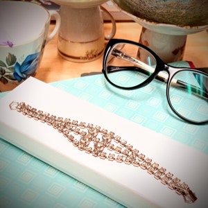 1940&#39;s- to early 60&#39;s Delicate Vintage Rhinestone Bracelet