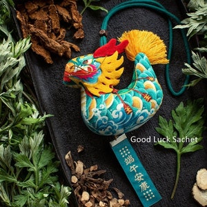 Hand-naaien Good Luck Dragon Amulet, Geborduurd Sachet, Handgemaakte Vintage Auto Decor Tas Accessoires, Dragon Boat Festival Gift