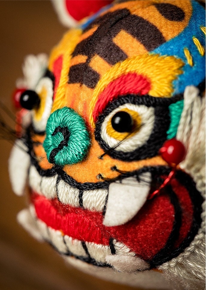 タイ手作り 刺繍入りアートワークトップス フリーサイズ Magic Tiger DIY Hand Embroidery Kit, Chinese Zodiac Tiger