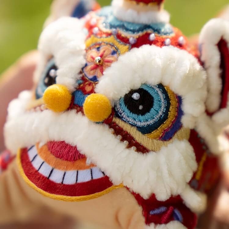 Auspicious Lion / Beginner DIY Emrboidery Kit / Handmade Chinese