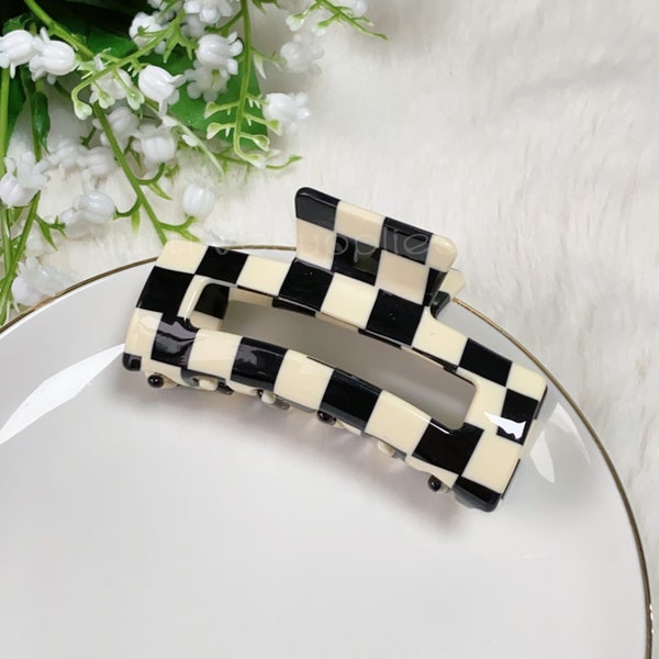 Black and White Checkered Hair Claw,Minimalist Vintage Hair Clip,Checkered Hair Accessory,Modern Hair Claw Girl,Unique Gift,Jewelry & Beauty