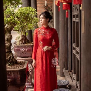 Women ao dai- Vietnamese traditional dress