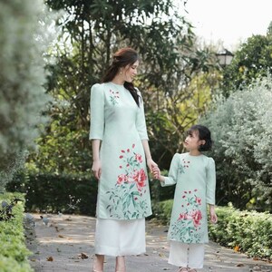 Women and kid ao dai- mother daughter matching Ao dai