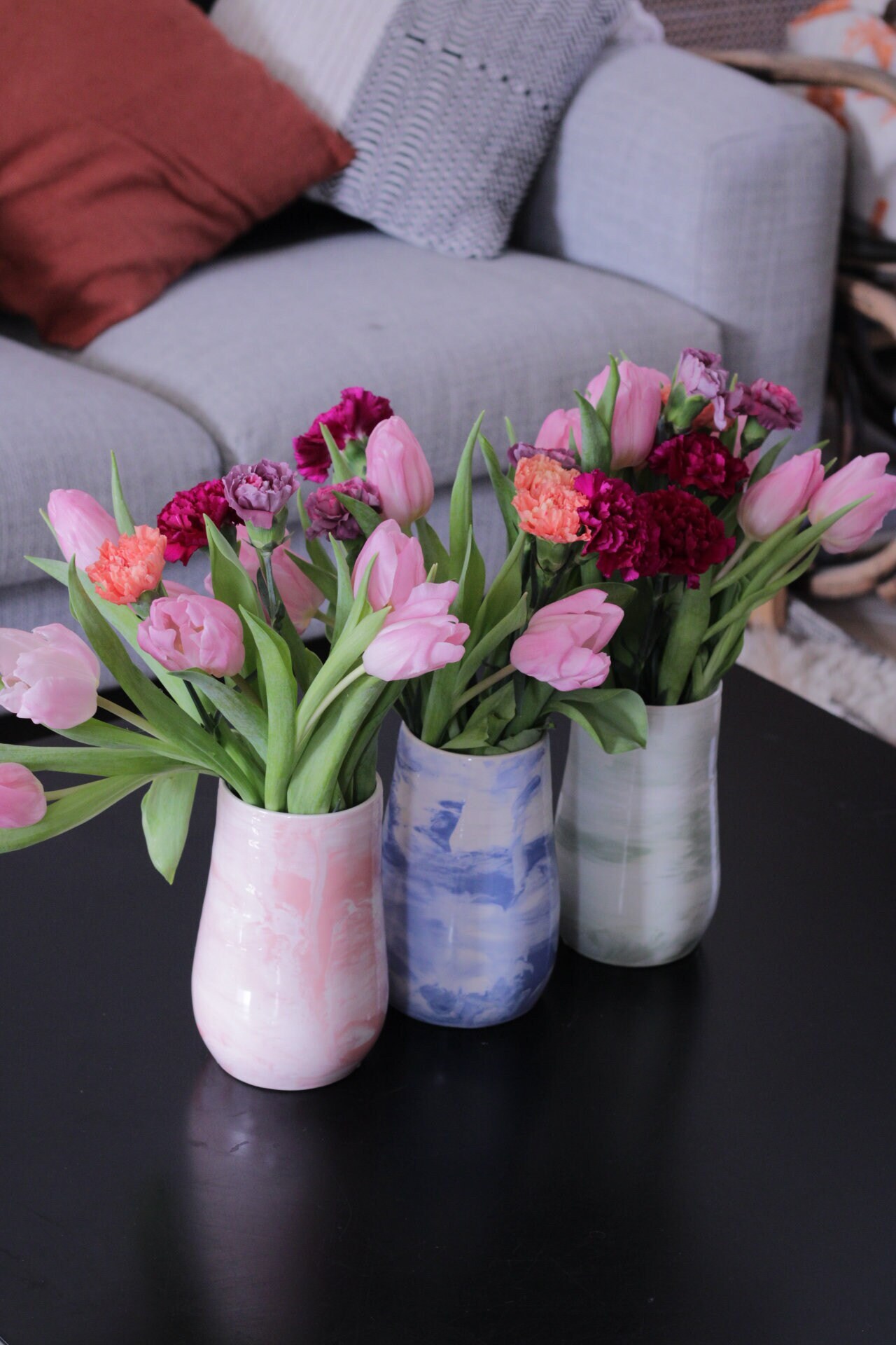 Vase Les Vaporeuses en Faïence Blanche