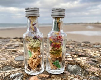 Botella de recuerdo de Escocia, piedras preciosas escocesas, Harris Tweed, vidrio marino, hallazgos de la playa