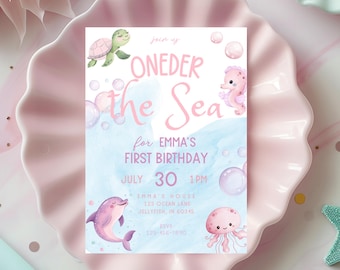 海の中の女の子の1歳の誕生日招待状、海の中の女の子の1歳の誕生日パーティー、ピンクの海の動物、海の1歳の誕生日招待状