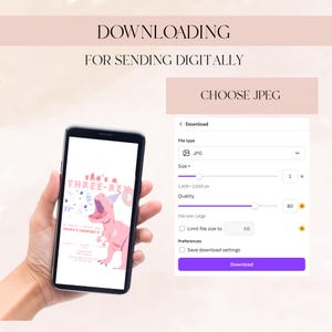 Puede incluir: Un tel&eacute;fono inteligente muestra una invitaci&oacute;n de cumplea&ntilde;os rosa y morada con un gr&aacute;fico de dinosaurio y el texto "she's a THREE-REX". La pantalla muestra opciones de descarga, incluyendo tipo de archivo, tama&ntilde;o y calidad. El fondo es rosa.