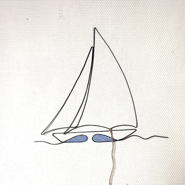 Bateau sur les flots, en fil de fer et tissu avec ancre ou poisson, art wire, création, déco intérieure