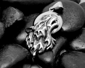 Howling wolf pendant