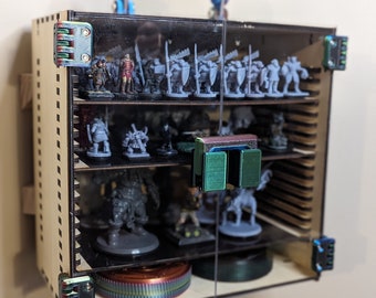 Miniature Corner Display Case / Transport Container - Great for Warhammer 40K / Pathfinder / DnD Miniatures!