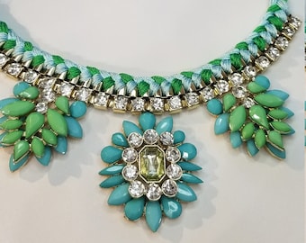 Bib necklace vintage Green flower choker Turquoise thread necklace