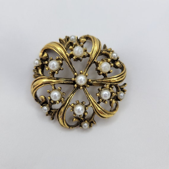Antiqued gold pearl brooch Oval floral brooch vin… - image 1