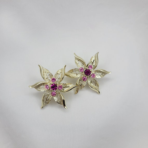 Sarah Coventry flower earrings Poinsettia earring… - image 1
