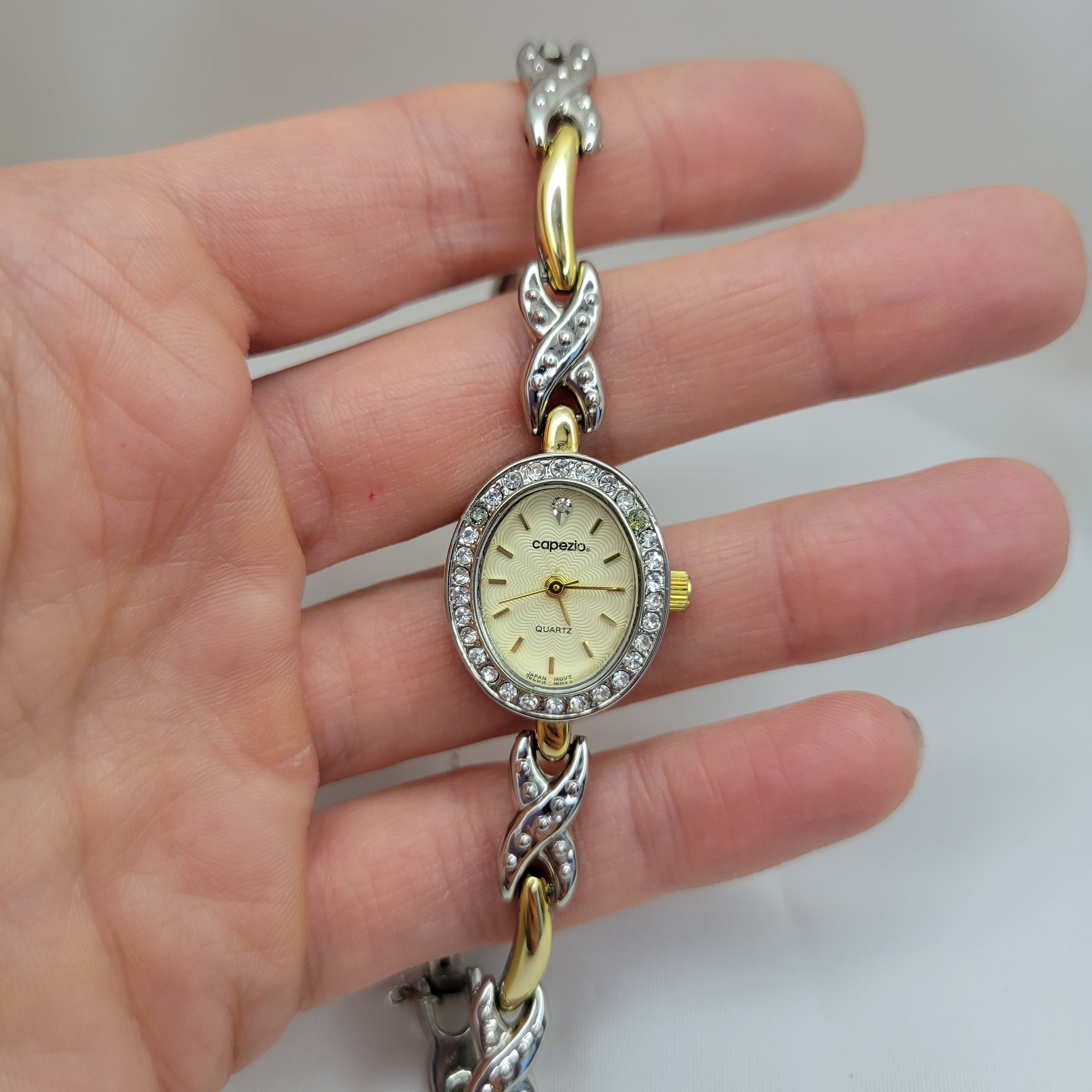 Capezio Gold-Tone Women\'s Chain Bracelet Watch Capezio Classic Womens Womans Gold & Silver Quartz Round  main image 4