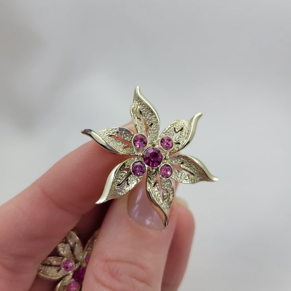 Sarah Coventry flower earrings Poinsettia earring… - image 3