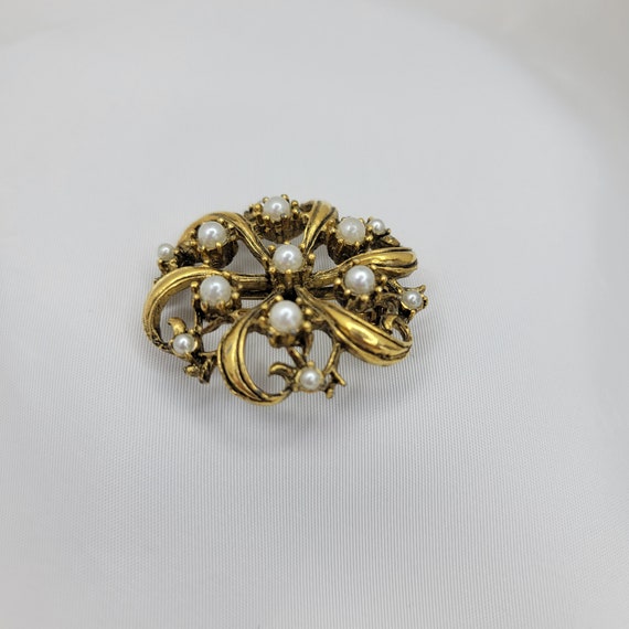 Antiqued gold pearl brooch Oval floral brooch vin… - image 2
